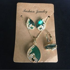 Emerald Green Fashion Jewelry Necklace, Earrings, and Ring Set